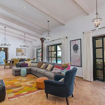 Villa Vistas *