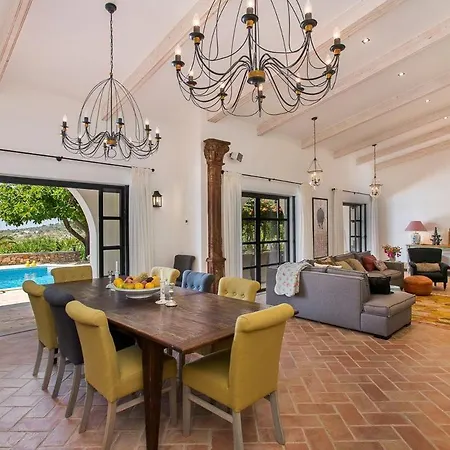 Vistas Villa *
